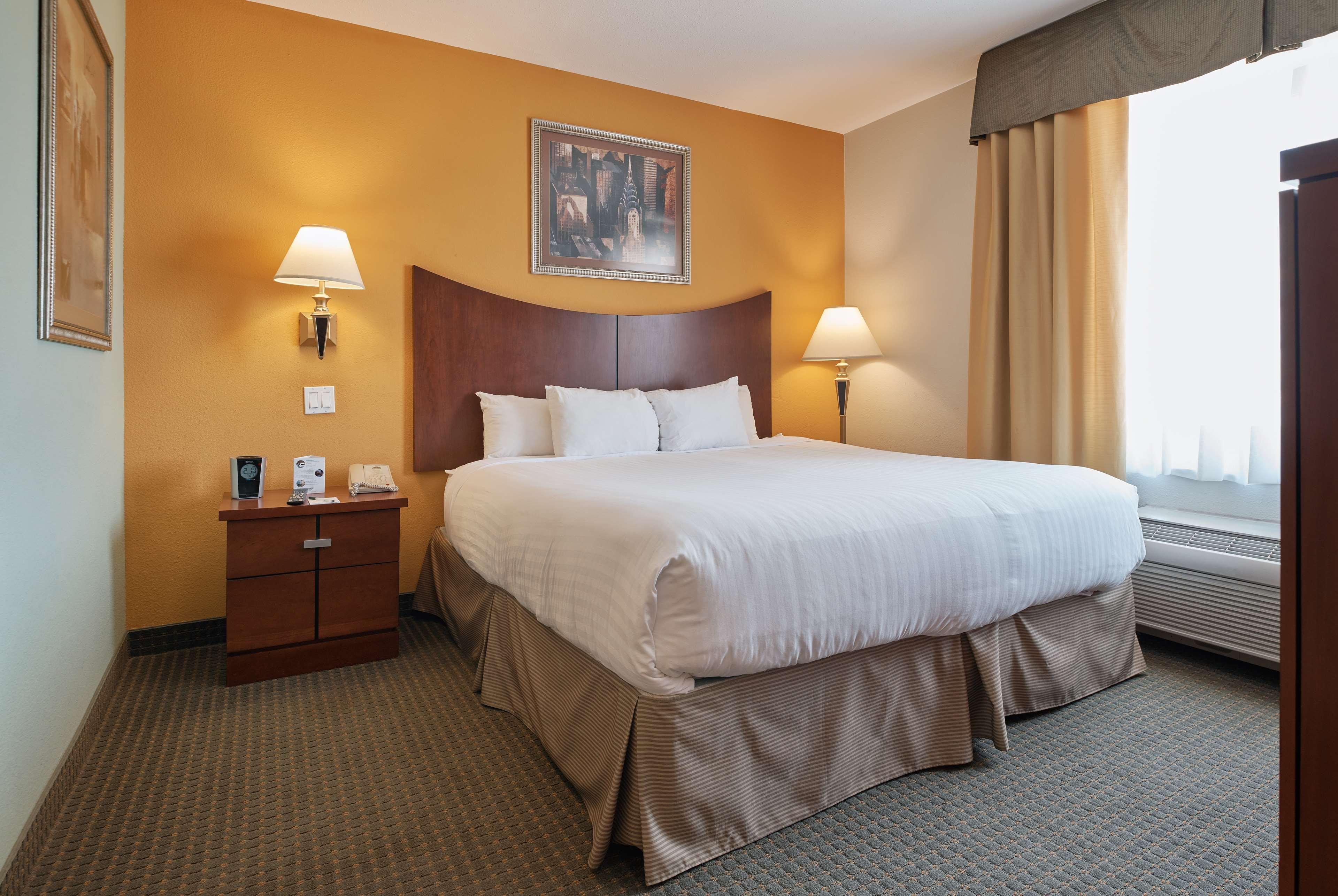 Hotel Wingate By Wyndham Chihuahua Extérieur photo